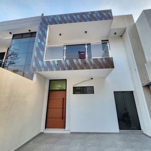 Casa A Estrenar En Alquiler Entre Avenida Beni Y Alemana 3er Y 4to Anillo