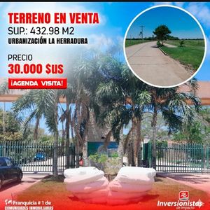 Terreno En Esquina En Venta – Zona Este