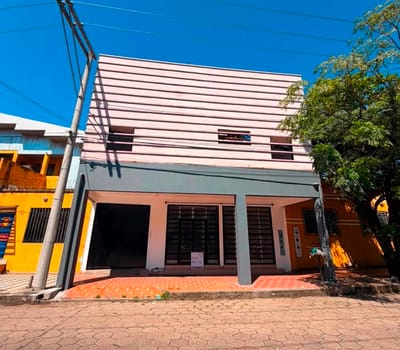 Casa Comercial En Venta - Isabel La Catolica