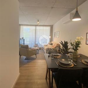 Venta Apartamento 2 Dormitorios Con Terraza, Piso 7 En Centro