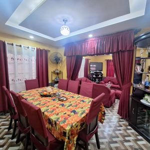 Casa En Venta  A Dos Cuadras De La Av 3 Pasos Al Frente, 8vo Anillo