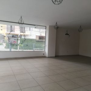 Local Comercial Calle Man Cesped