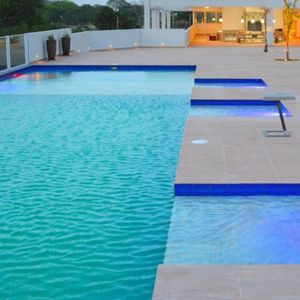 Dpto. De 2 Dormitorios En Venta Sobre Avenida Banzer