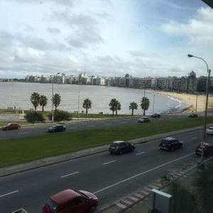 Apartamento En Venta Sobre La Rambla De Pocitos Nuevo - 5 Dormitorios