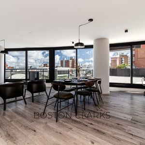 Apartamento De Tres Dormitorios Con Terraza Con Parrillero En Venta En Buceo
