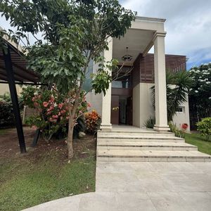 Hermosa Casa Moderna En Santa Cruz La Vieja 