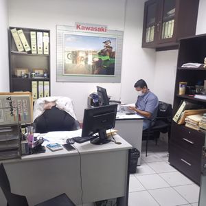 Atención Señores Empresarios Local En Venta  Con 3  Niveles Imperdible Ubicación