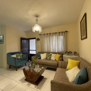En Urb. El Palmar Se Vende Amplia Casa En Esquina