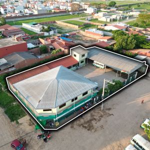 Inmueble Multifuncional Con Tinglado Y Salones