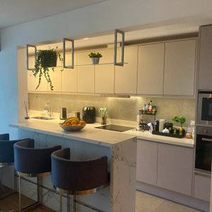 Venta Apartamento 3 0 2 Dormitorios, Verdenia, Próximo A La Zona De Colegios