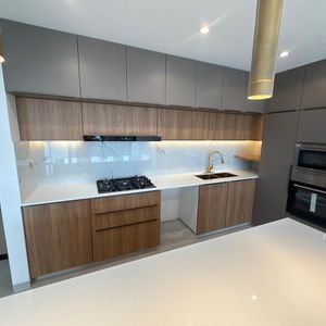 Departamento De Lujo En Venta En Equipetrol 3 Habitaciones En Suite