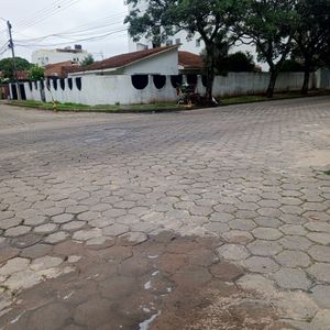 Terreno En Venta Con Construcción - Barrio Urbarí 