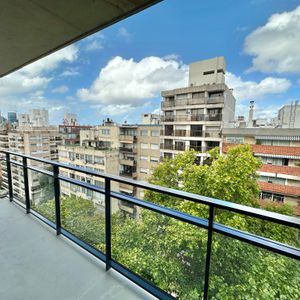 Alquiler De Hermoso Apartamento En Pocitos De 1 Dormitorio Y Garaje