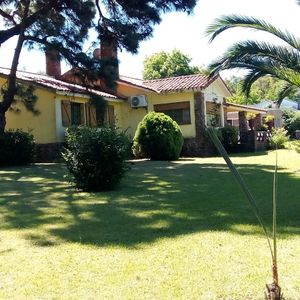 Hermoso Chalet Con Piscina Climatizada  U$ 300
