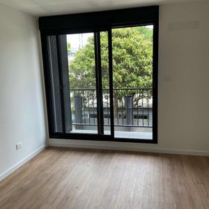Va417 / Monoambiente Como A Estrenar Muy Iluminado Con Balcon / Parque Batlle