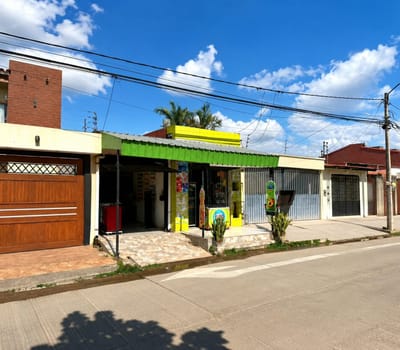 Casa Comercial En Venta Sobre Avenida 