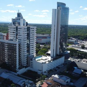 Local Comercial En  Alquiler En Equipetrol