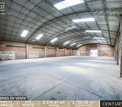 Inmueble En Venta - Terreno En Esquina, Con Galpones
