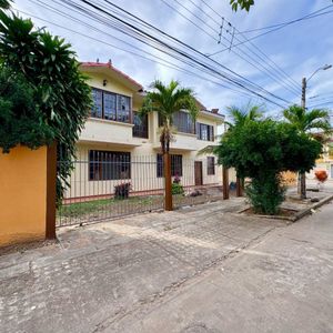 Amplia Casa En Venta – Barrio Estación Argentina