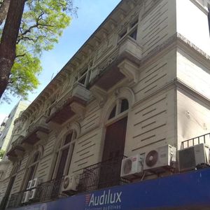 12 Amb + 6 Baños + 2 Cocinas + Terraza. Ideal Empresa.