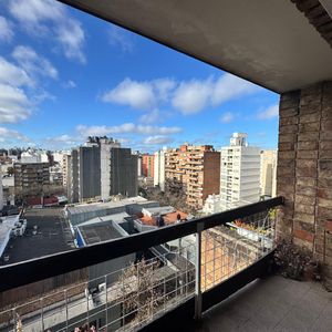 Planta De Gran Metraje Y Cómoda Distribución