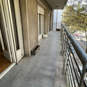 Venta Con Renta Departamento 2 Dormitorios Y Servicio Pocitos