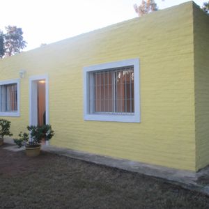 Venta De Casa De 2 Dormitorios En Calle Hawai, Solymar – Una Cuadra Del Mar