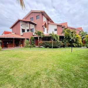 Casa De Lujo En Venta – Condominio Villa Ada (zona Norte)
