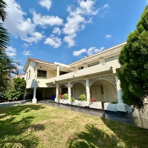 Casa En Venta En Zona Este Av Melchor Pinto
