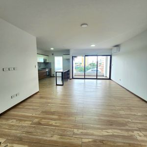 Departamento De 3 Dormitorios En Alquiler, Zona Norte
