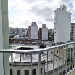 -apartamento 2 Dormitorios, Balcón, Cordón Sur.