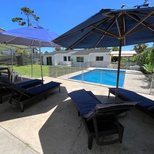 Casa Grande Con Barbacoa Y Piscina En Jardínes De Córdoba. Consulte Alquiler 