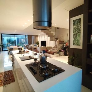 Casa De Lujo En Venta - Costanera Blu (canal Isuto)
