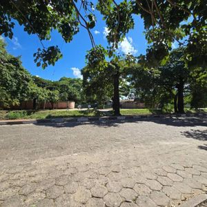 Terreno Comercial Sobre Avenida 