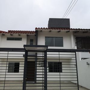 Hermosa Casa En Alquiler A Estrenar