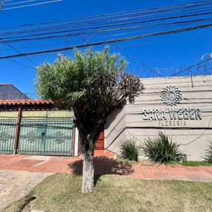 Casa Con Local Comercial
