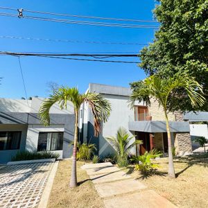 Casa En Venta, Condominio Jardines Del Urubo