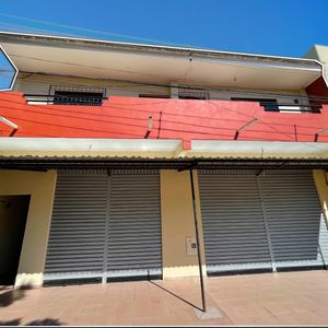 Casa Comercial De 18 Habitaciones 