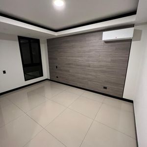 Departamento De 2 Dormitorios En Alquiler C/balcón En Sky Elite 