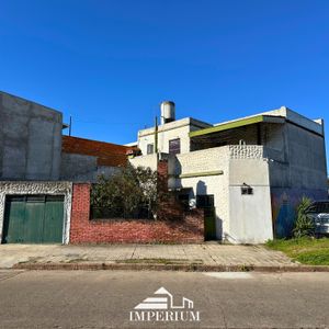 Venta De Casa De 3 Dormitorios Con Garaje En La Figurita