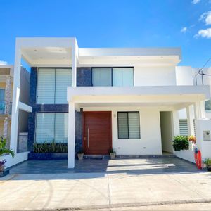 Casa Moderna En Venta - Condominio Valle Norte II - Zona Norte