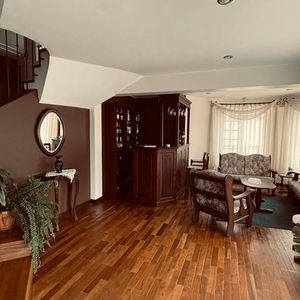Casa En Venta Irpavi Entre Calles 3 Y 4