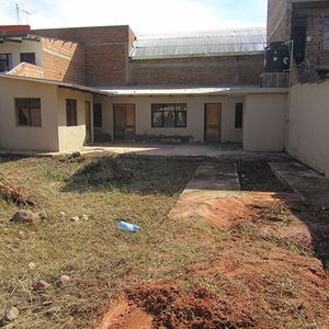 Excelente Ubicacion Proximo Av. Barrientos Zona Comercial