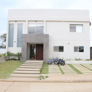 Urubo "santa Cruz De La Colina"