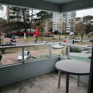 Apartamento Dos Dormitorios, Dos Baños En Roosevelt