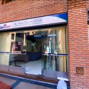 Oficina En Venta - Frente Al Hospital De Niños - Galeria Los Arcos
