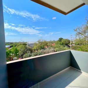 Un Dormitorio, Cond. Brickell7, 4to Anillo Cerca  A Urubo