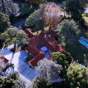 Casa De Estilo Español En Barrio Golf