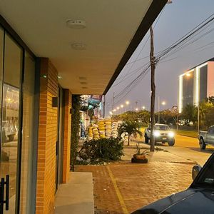 Local Comercial En Alquiler Sobre 6to Anillo Av. Banzer Y Av. Beni