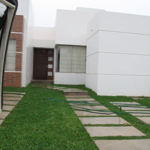 Hermosa Casa En El Urubo, Oferta